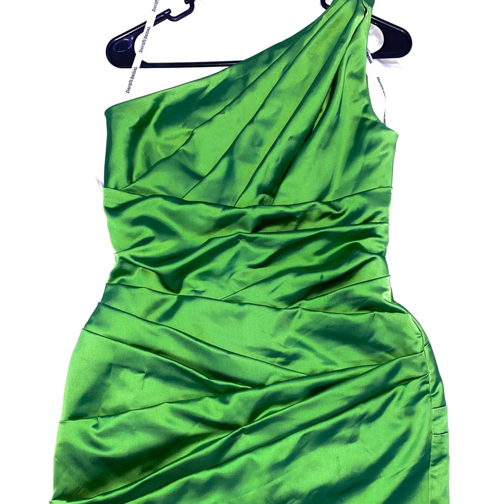green dress